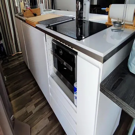 Superbe Mobil Home, Climatise, Ss Vis A Vis, Au Calme, Dans Super Domaine Chalet Frejus