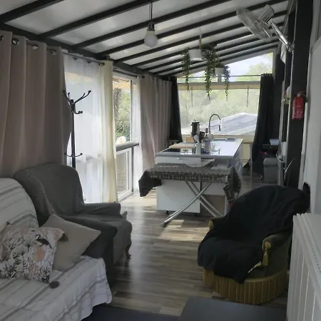 Superbe Mobil Home, Climatise, Ss Vis A Vis, Au Calme, Dans Super Domaine Chalet
