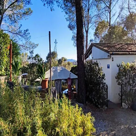 Chalet Superbe Mobil Home, Climatise, Ss Vis A Vis, Au Calme, Dans Super Domaine Frejus